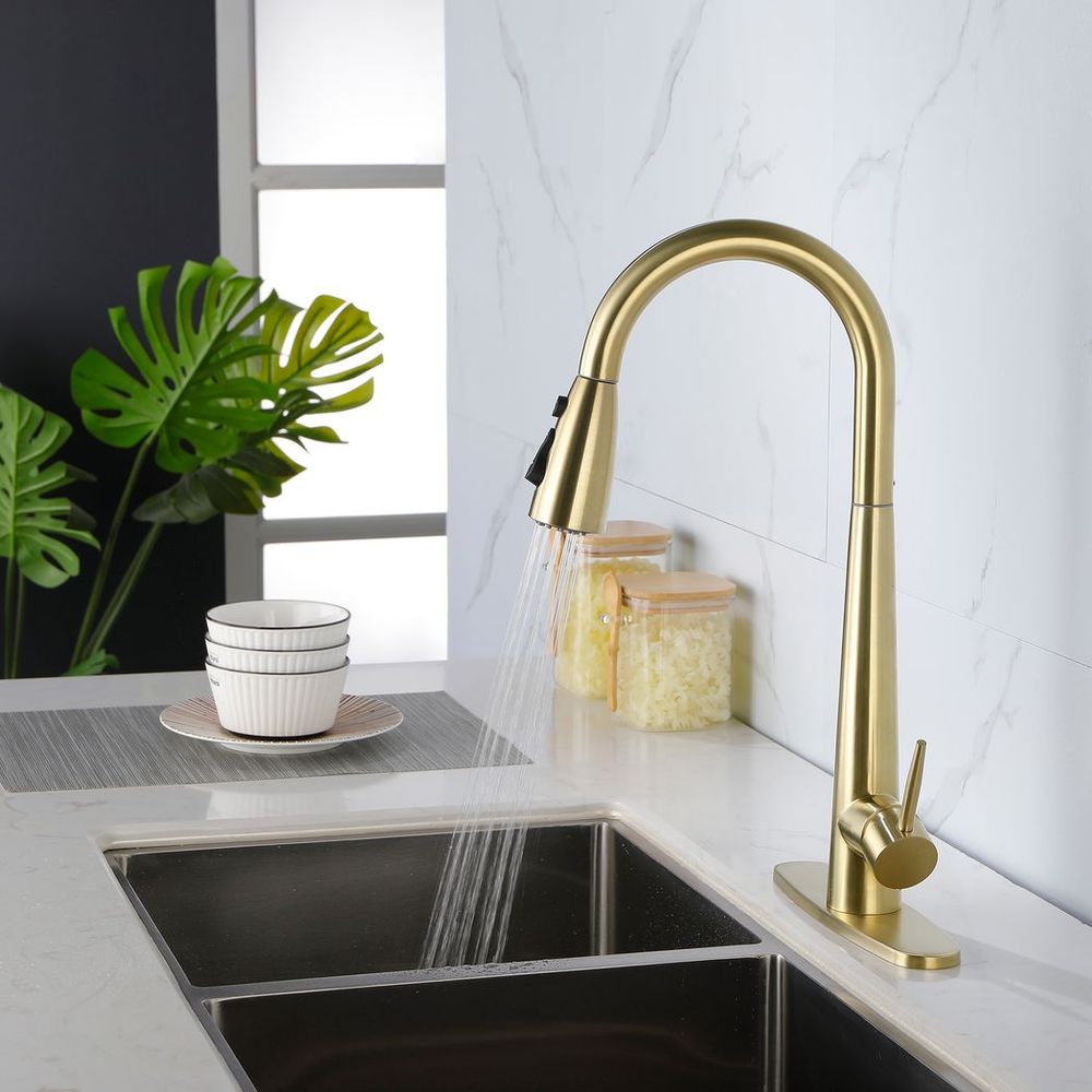 Gold Kitchen Faucets with Pull Down Sprayer, Kitchen Sink Faucet with Pull Out Sprayer,Fingerprint Resistant, Single Hole Deck Mount, Single Handle Copper Kitchen Faucet,