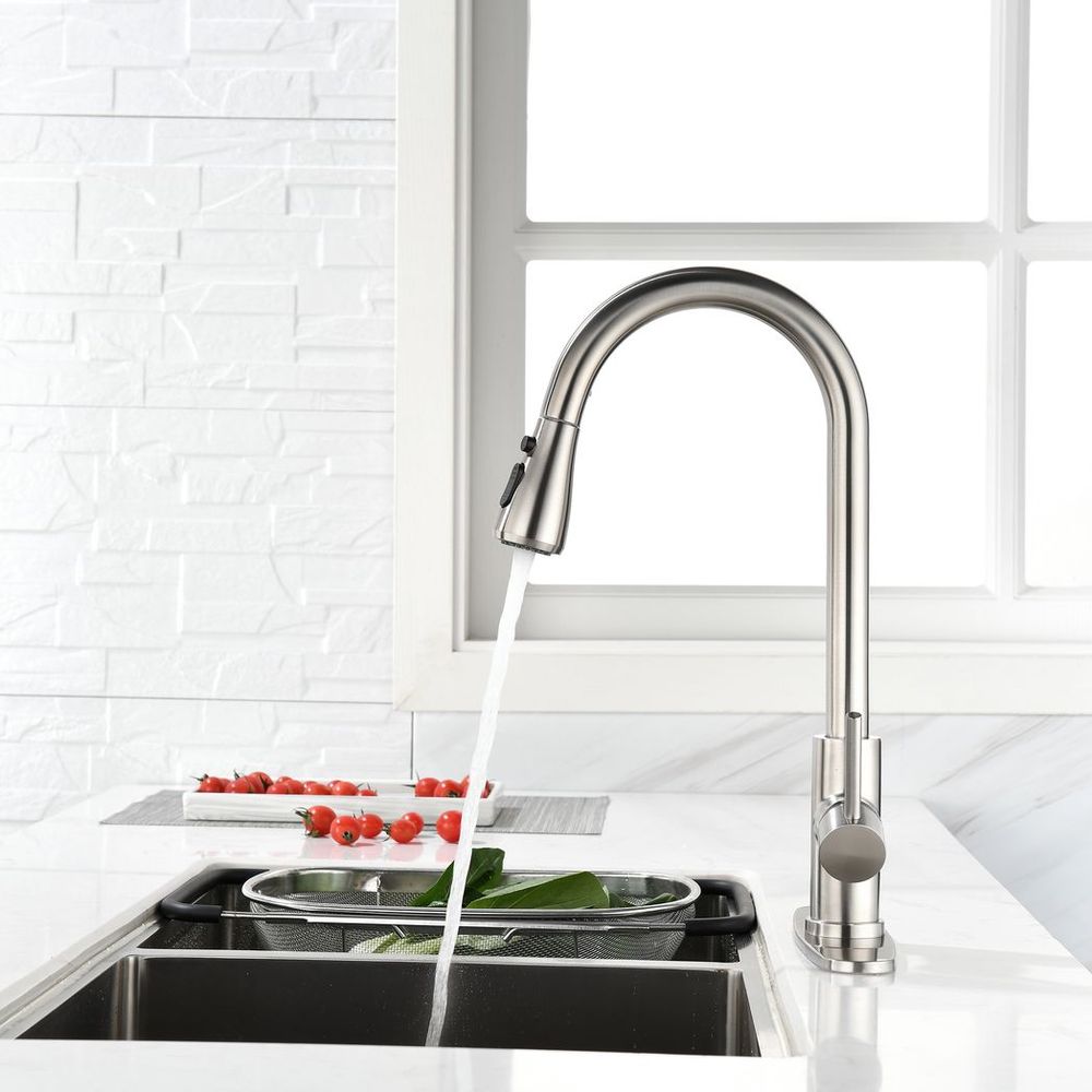 Single Handle High Arc Pull Out Kitchen Faucet,Single Level Stainless Steel Kitchen Sink Faucets with Pull Down Sprayer